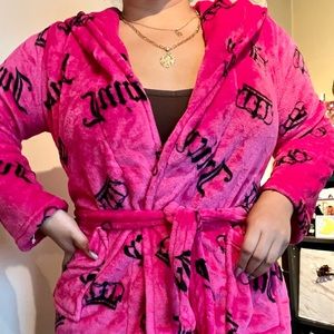 Fuzzy Juicy Couture robe